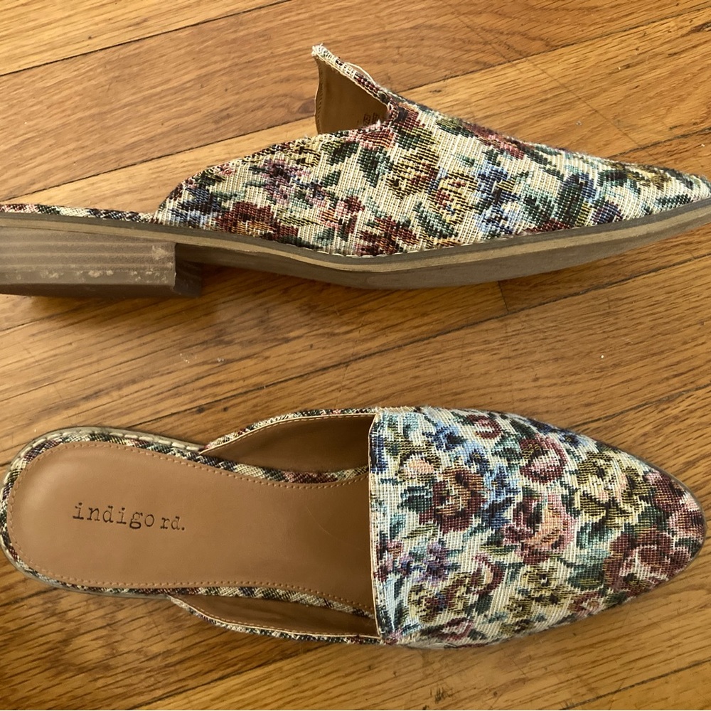 Indigo rd floral tapestry mules 11M like new!